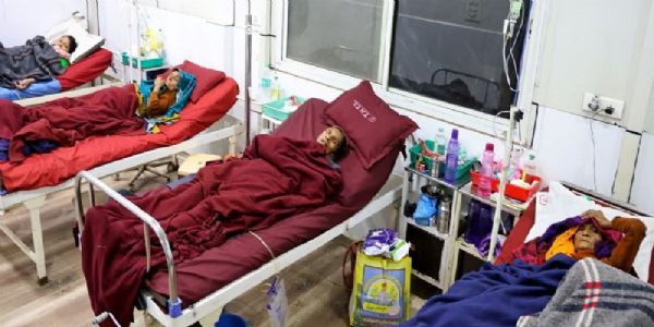 दूषित पानी से अस्पताल में भर्ती मरीज