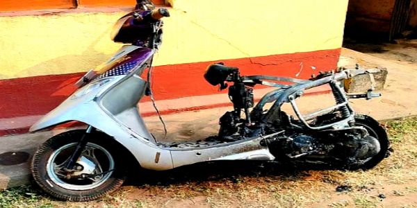 दुर्गापुर के सरकारी आवास परिसर में खड़ी स्कूटी में आग, जांच में जुटी पुलिस