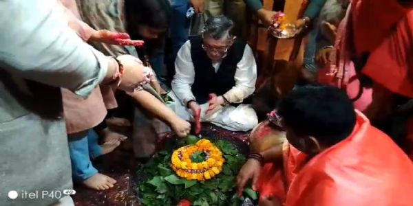 राज्यपाल ने बासुकीनाथ धाम में की पूजा-अर्चना