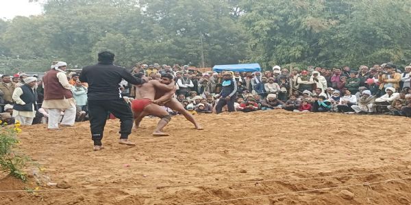 दंगलः पंजाब के भीम ने राजस्थान के काला शैतान को चटाई धूल