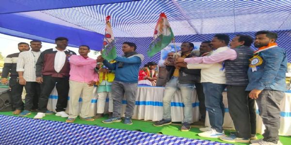 झाड़ग्राम : तृणमूल में शामिल हुए 100 नए परिवार