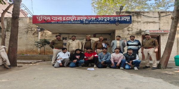 नौकरी दिलाने के बहाने लूट की वारदात करने वाली गैंग का मुख्य सरगना पांच साथियों सहित गिरफ्तार