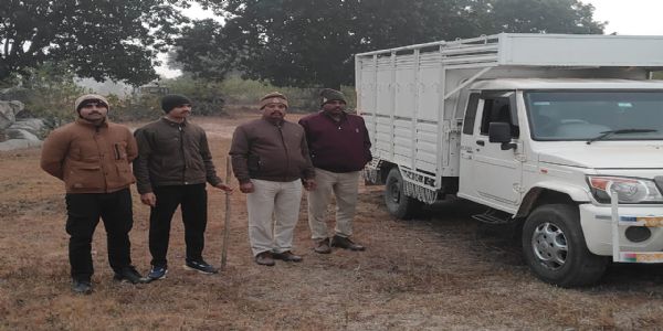अनूपपुर: दो मालवाहक वाहन से 12 पशुओं को छुडाया, वाहन मालिक और चालक पर मामला दर्ज