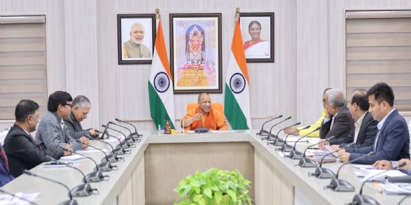 फील्ड पर उतरें अधिकारी, किसी श्रद्धालु को न सहनी पड़े असुविधा : मुख्यमंत्री योगी