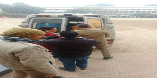 परीक्षा देने आई दो छात्राओं की तबीयत अचानक बिगड़ी