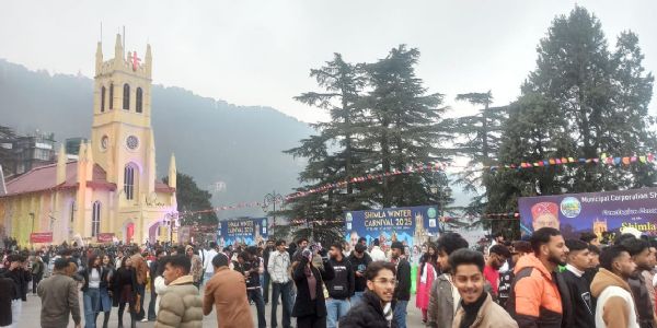 बर्फबारी के बाद हिमाचल में शीतलहर तेज़, पांच शहरों का माइनस में तापमान