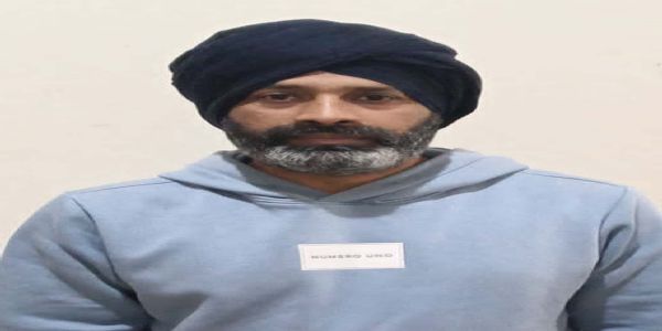 गुरग्राम: अवैध विदेशी शराब बेचने वाले को शरण देने वाला काबू