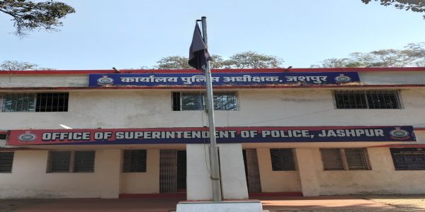 जशपुर: पुलिस की सख्ती और जागरूकता का असर, सड़क दुर्घटनाओं में मौतों का आंकड़ा घटा