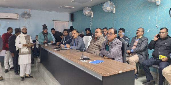 जिलाधिकारी ने जनता दरबार में प्राप्त आवेदनों का  निष्पादन करने का निर्देश दिया