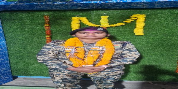 बीएसएफ में चयनित नेहा नेताम का गांव सारंगपुरी में भव्य स्वागत