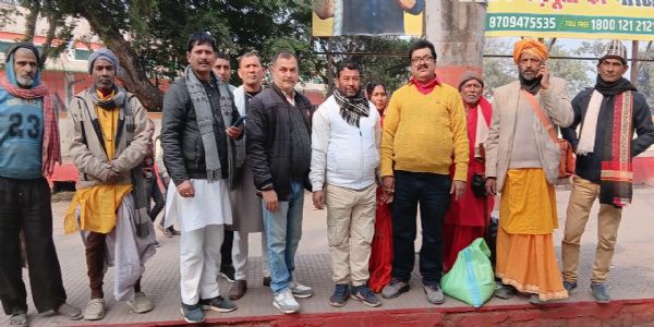 कारू खिरहर विकास परिषद व दूध विक्रेता संघ ने किया दरिद्रनारायण भोज का आयोजन