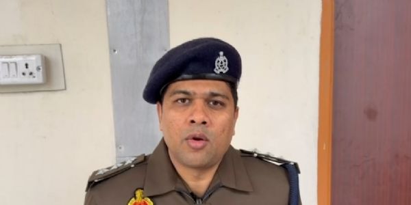 बिजनौर में महिला ने गंगा में लगाई छलांग, पुलिस-गोताखोरों ने बचाया