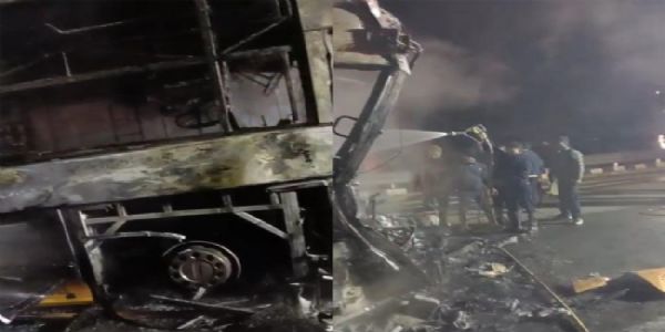 छत्रपति संभाजीनगर में ट्रक से टकराई बस, आग लगने से एक की मौत, 31 यात्री बाल-बाल बचे