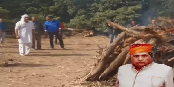 गमगीन माहौल में पूर्व सांसद मिर्धा पंचतत्व में विलीन