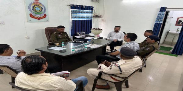 Palm Mall परिसर एवं आसपास पार्किंग व्यवस्था एवं यातायात नियंत्रण हेतु बैठक संपन्न