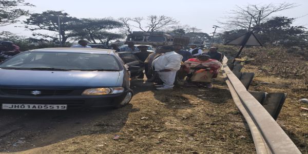 सड़क दुर्घटना में कई लोग घायल, व्यय ने भिजवाया अस्पताल