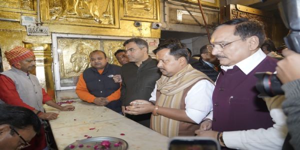 नितिन नबीन ने देवी-देवताओं की पूजा-अर्चना