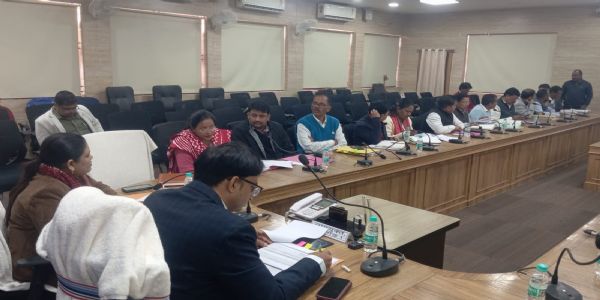 डीसी ने दिया अवैध शराब के विरुद्ध नियमित रूप से छापेमारी करने का निर्देश