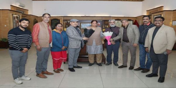 कुलपति से मिले फिजियोथेरेपिस्ट एसोसिएशन के पदाधिकारी