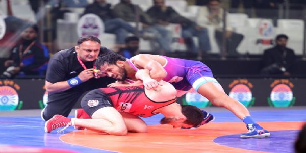 टाइगर्स ऑफ मुंबई दंगल्स ने हाफवे मार्क पर पंजाब रॉयल्स पर 3–2 की बढ़त बनाई