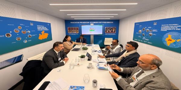 दावोस में मध्‍य प्रदेश की क्रेसेंट एंटरप्राइजेज के साथ हुई निवेश संबंधी चर्चा