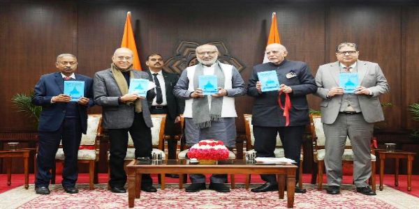 उपराष्ट्रपति सी. पी. राधाकृष्णन मंगलवार को राम जन्मभूमि पर एक पुस्तक का विमोचन करते हुए