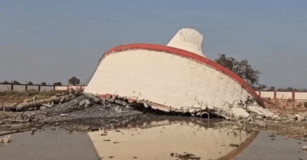 सूरत: तड़केश्वर में पानी की टंकी ढहने का मामला सूरत: तड़केश्वर में पानी की टंकी ढहने का मामला