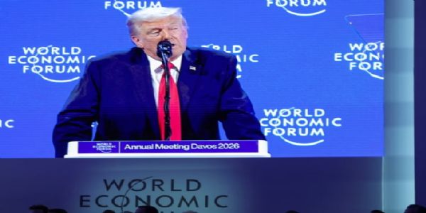 डब्ल्यूईएफ दावोस में संबोधन करते हुए अमेरिकी राष्ट्रपति डोनाल्ड ट्रंप