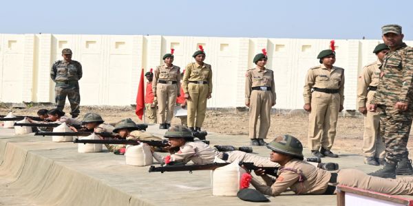 एनसीसी विद्यार्थियों के सर्वांगीण विकास का सशक्त माध्यम: कुलपति प्रो. वंदना सिंह