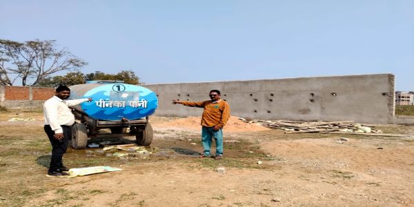 निगम टैंकर के निजी उपयोग का आरोप, कांग्रेसी पार्षदों ने की कलेक्टर से कार्रवाई की मांग