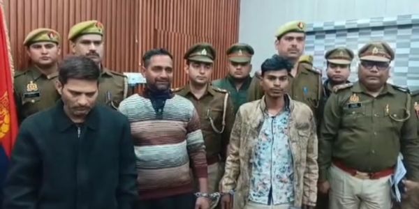 कानपुर में दो शातिर चोर समेत तीन गिरफ्तार, 35 लाख के जेवर बरामद