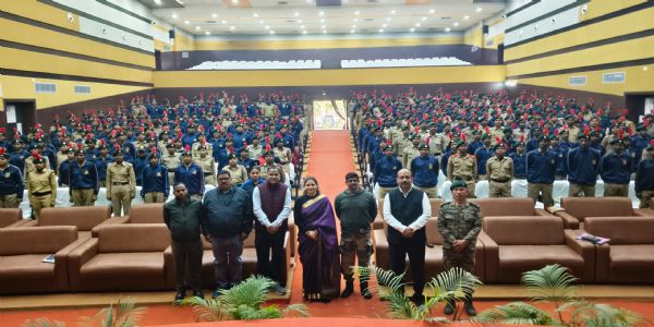 साइबर ठगी और मानसिक दबाव से बचने के लिए युवा रहें सावधान: डॉ दिग्विजय सिंह