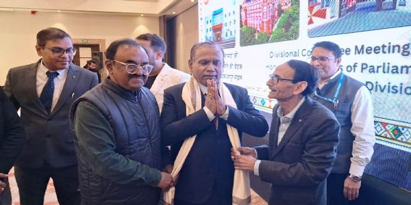 रेलवे के जीएम से मिला चेंबर, की रांची-आनंद विहार एक्सप्रेस के विस्तार की मांग