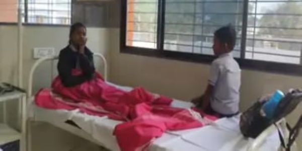 जांजगीर चांपा: मिड-डे-मिल खाने के बाद 12 छात्रों की तबीयत बिगड़ी, सीएचसी में भर्ती