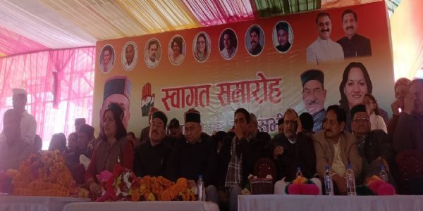 मंडी जिला कांग्रेस अध्यक्ष के कार्यभार ग्रहण समारोह में भिड़े प्रकाश चौधरी और सोहन लाल