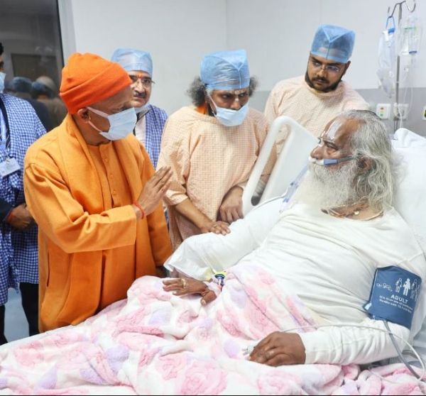 महंत नृत्यगोपाल दास से मिलते मुख्यमंत्री योगी महंत नृत्यगोपाल दास से मिलते मुख्यमंत्री योगी