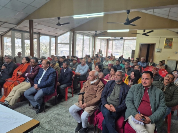 प्रबुद्ध जन संगोष्ठी में भाग लेते प्रबुद्धजन। प्रबुद्ध जन संगोष्ठी में भाग लेते प्रबुद्धजन।