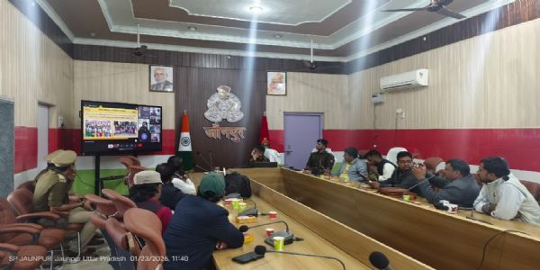 जाैनपुर में पुलिस सतर्क मित्र व्हाट्स बोट लॉन्च , नागरिक अब गोपनीय रूप से दे सकेंगे सूचना