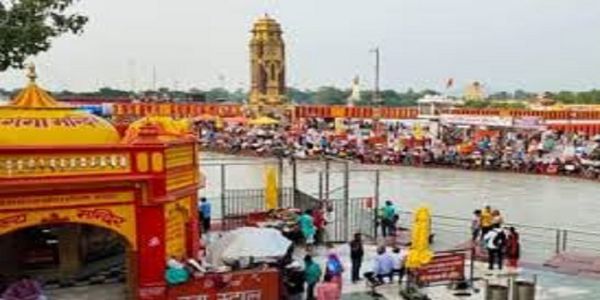 खिली धूप के बाद बारिश से लौटी ठंड़, किसानों के चेहरे खिले