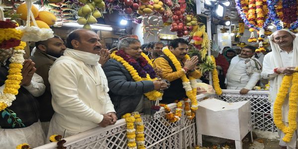सत शर्मा और भाजपा विधायकों ने बसंत पंचमी के अवसर पर बाबा बल्लो जी के मंदिर में की प्रार्थना
