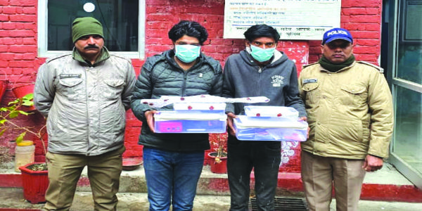 दुकानों के शटर उखाड़ कर चोरी करने वाले दिल्ली के दो शातिर दबोचे