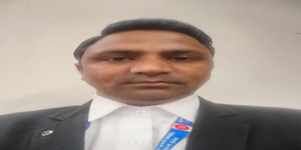 टीटीई ने दिखाई तत्परता, चलती ट्रेन में गर्भवती महिला को इलाज कराया उपलब्ध