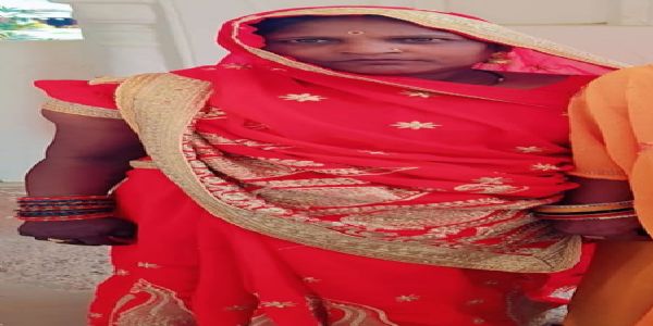 कानपुर में महिला का शव मिला