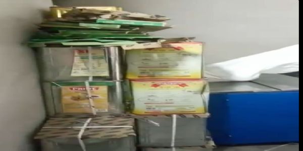 घर में चल रही नकली देशी घी की फैक्ट्री पकड़ी