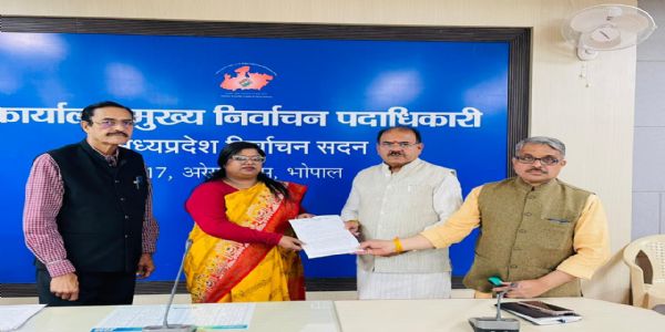 भोपाल: भाजपा प्रतिनिधिमंडल ने मुख्य निर्वाचन पदाधिकारी को सौंपा ज्ञापन, फॉर्म-6, 7 और 8 के पारदर्शी निराकरण की मांग