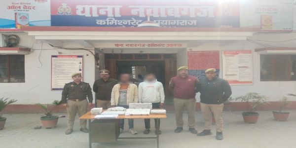 आर्मी इन्टेलीजेंस की सूचना से फर्जी आधार कार्ड बनाने वाले दो युवक गिरफ्तार, उपकरण बरामद