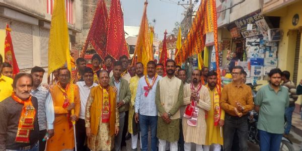 श्री लक्ष्मी नारायण मारवाड़ी ठाकुरबाड़ी के चौथे वार्षिकोत्सव पर निकाली गई निशान शोभायात्रा