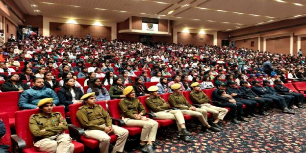 राष्ट्रीय बालिका दिवस पर ‘सशक्त बेटी–समृद्ध भारत’ विषय पर सेमिनार व मैराथन आयोजित