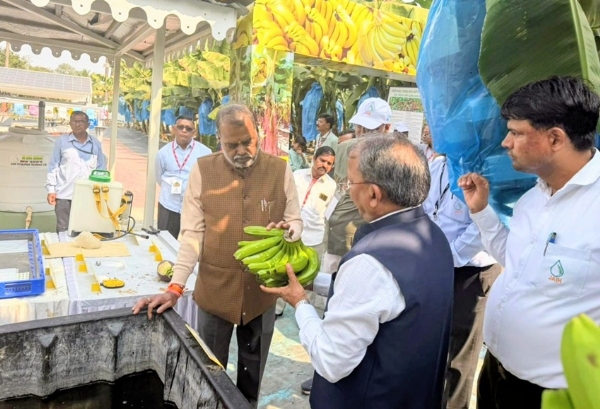 मंत्री नारायण सिंह कुशवाह ने महाराष्ट्र के जलगांव में उन्नत उद्यानिकी और सिंचाई परियोजनाओं का किया निरीक्षण