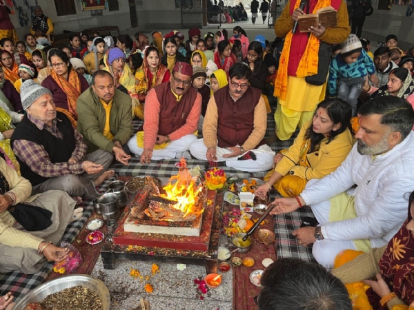 विद्या मंदिर में बसंत पंचमी उत्सव